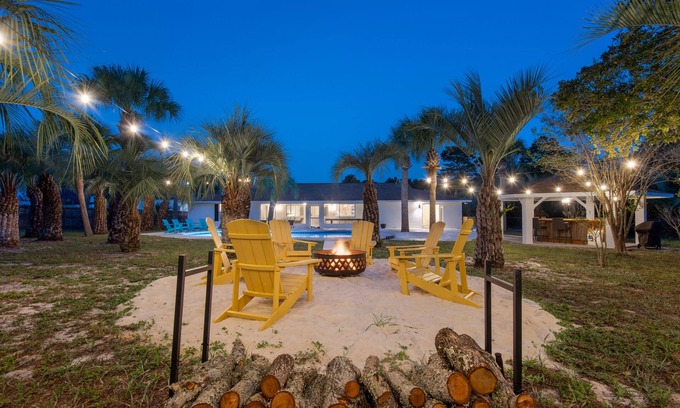 Gulf Pines House | ☀️Private Pool-6-Seater LSV(Golf Cart)-6BR Beach Therapy☀️