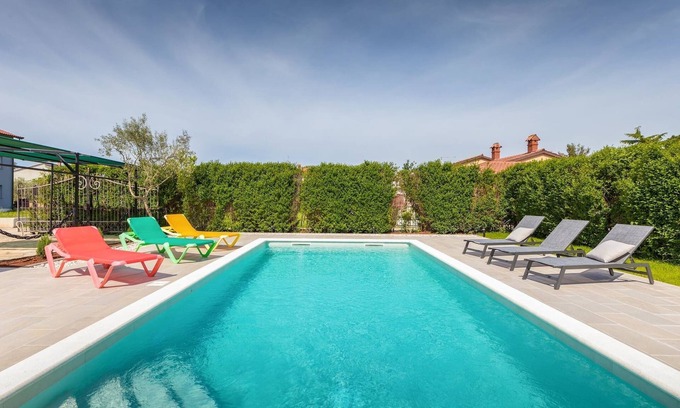 Fazana Ski Chalet | Private Pool and Big Garden- Holiday Home Dori