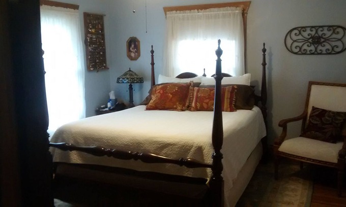 Kasson House | Private Room in Historical Home Near Mayo Clinic