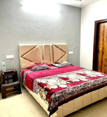 Kharar House | Private Room in Peaceful Flat Attached Washroom
