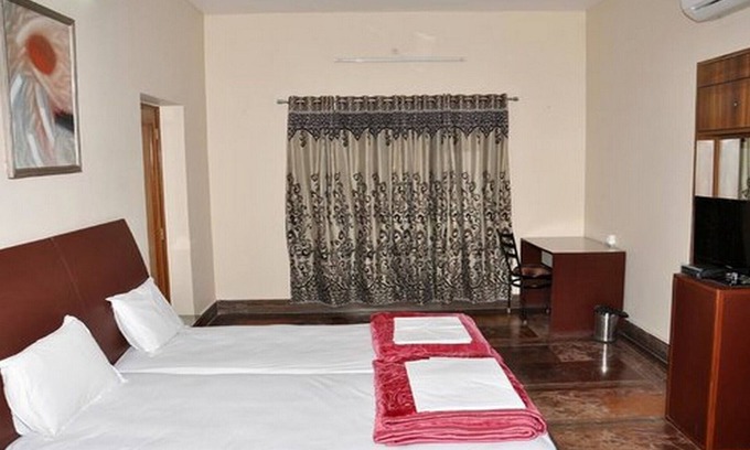Adarsh Nagar House | Private room near Hathroi Fort