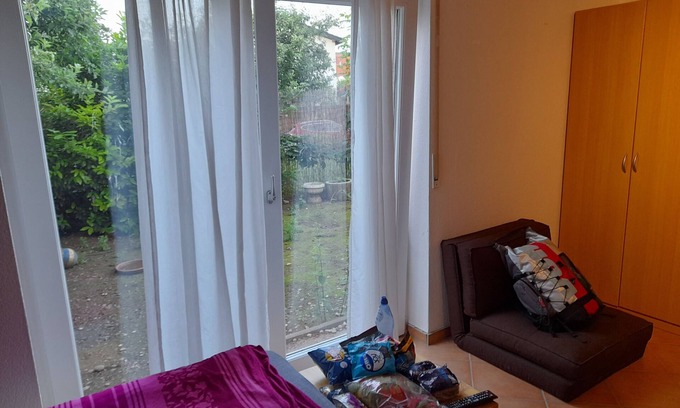 Kilianstadten Apartment | Private rooms Dogs welcome