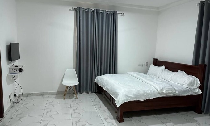 Adenta House | Private rooms in a cosy 4-bedroom house in a gated community