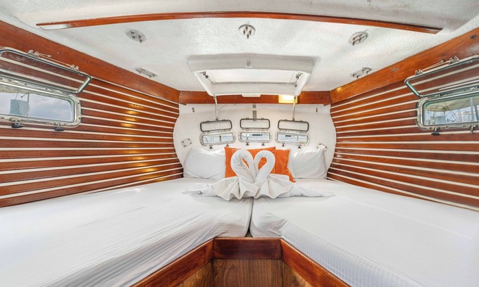 Puerto Aventuras Boat Rental | Private Sailboat. Walk to the beach & downtown