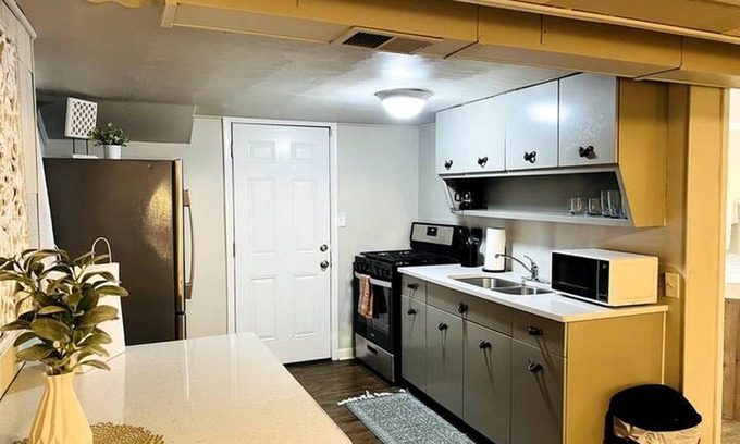 Miller Beach House | Private Studio Apartment in Miller Beach