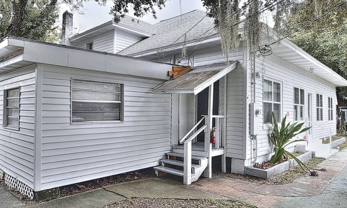 Winter Garden Apartment | Private Studio on the Bike Trail