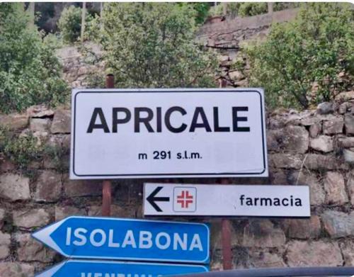 Apricale Apartment | Private studio with mountain view with terrace in Medieval village