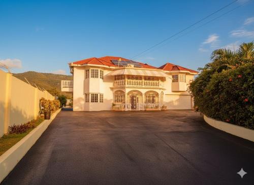 Porus Villa | Private Villa Paradise - Pool & Mountain Views