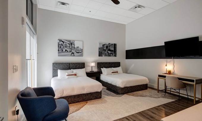 Merry Oaks Apartment | Professional Retreat Double Queen Room