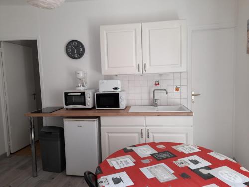 Courseulles-sur-Mer Apartment | Promo F2 wifi Courseulles sur mer