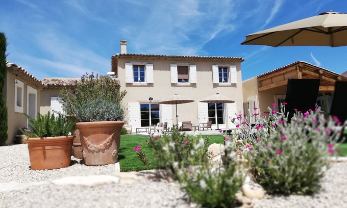Saint-Saturnin-les-Apt House | Provencal villa in the Luberon park with private pool and electric bikes
