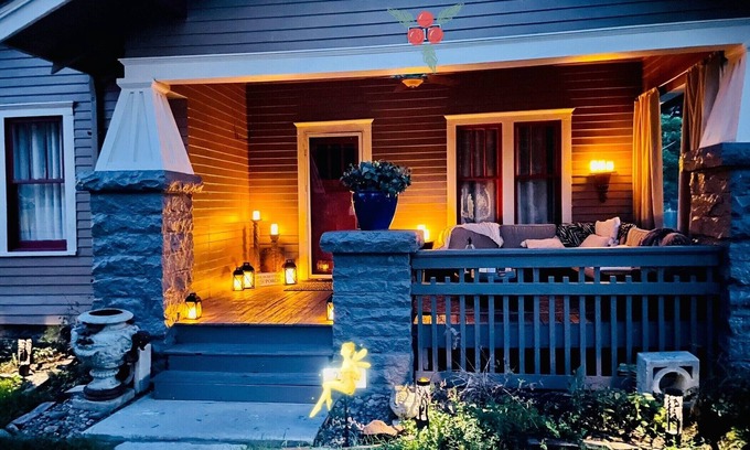Guthrie House | Providence House ~ a charming bungalow with rustic elegance!