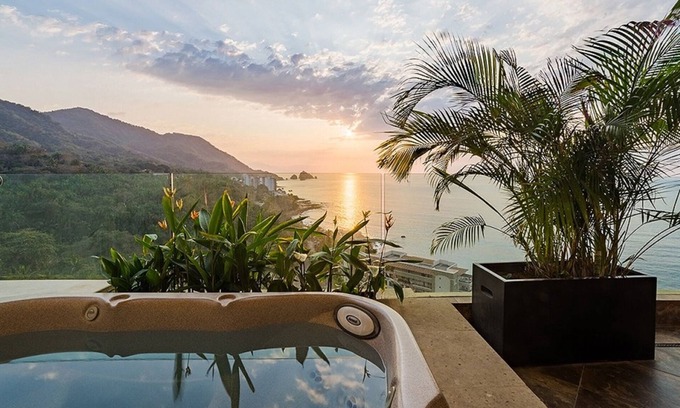 South Shore Hotel Area Apartment | Puerto Vallarta Panoramic 3 Bed Suite w/Jacuzzi