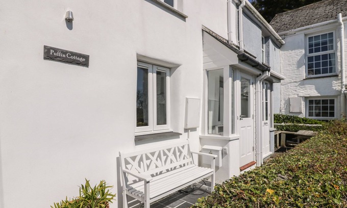St. Mawes Cottage | PUFFIN COTTAGE, country holiday cottage, with open fire in St Mawes