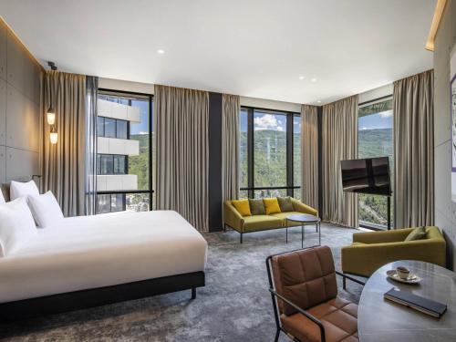 Vake Hotel | Pullman Tbilisi Axis Towers