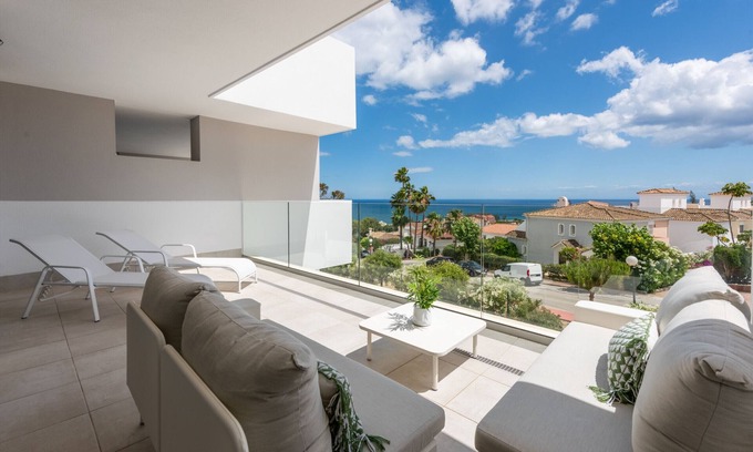 Puerto de la Duquesa Apartment | Pure South Sea View 2441
