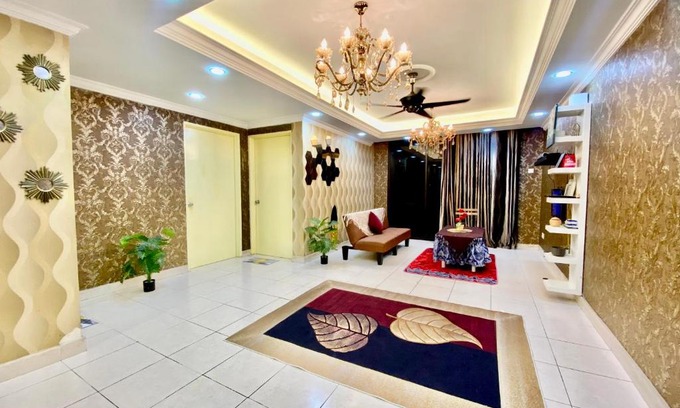 Taman Melati House | Putravilla Condominium Lovely & Spacious with Public Pool