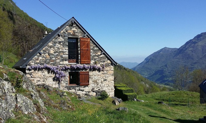 Sazos Ski Chalet | Pyrenees Paradis, fun barn charm