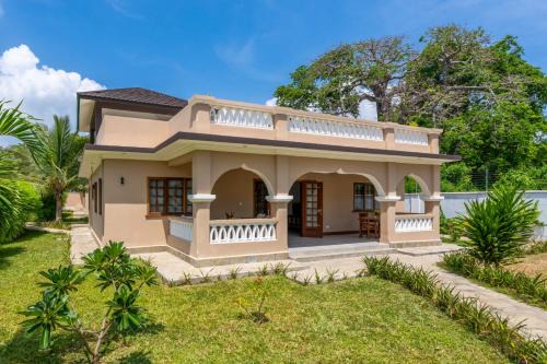 Galu Beach Apartment | Q&Q Beach Villa a