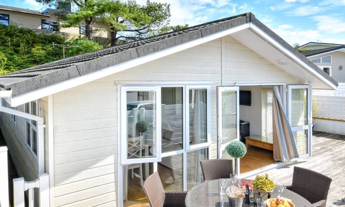 Mynytho Ski Chalet | Q17 The Warren in the beautiful Pwllheli