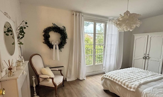 Saint-Hippolyte House | Quiet, renovated house. Pets welcome.
