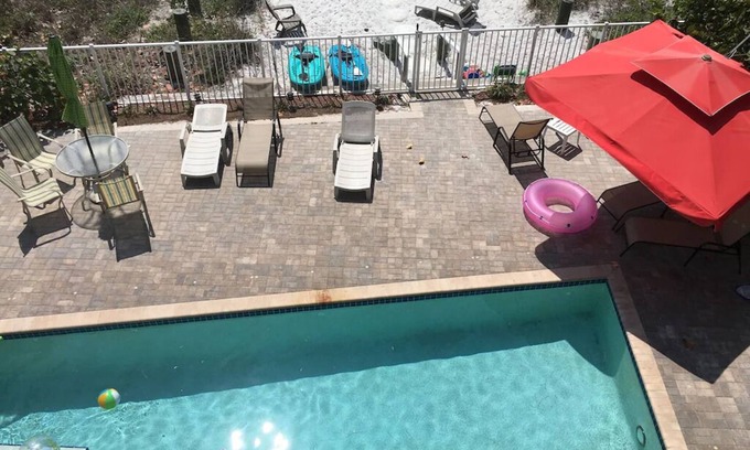Indian Shores Apartment | Quaint 2 Bedrooms, 2 Bathrooms, Sleeps 4 On the beach with pool 2nd floor views