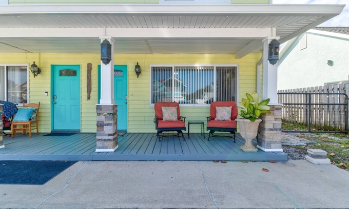 Horton Shores House | Quaint Beach Living Steps from the Ocean