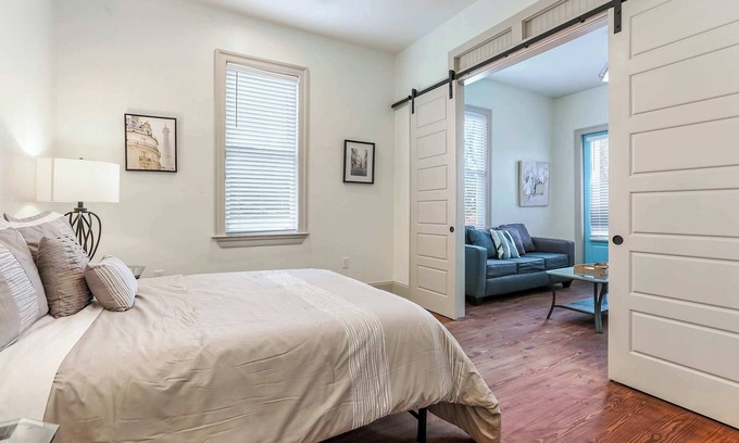 Faubourg Delassize Villa | Quaint Charm: NOLA Vintage Home near St. Charles