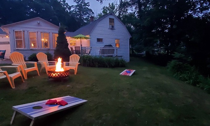 Wolfeboro House | Quaint Cottage in Private Wooded Setting | Close to Lakes | Dogs Welcome