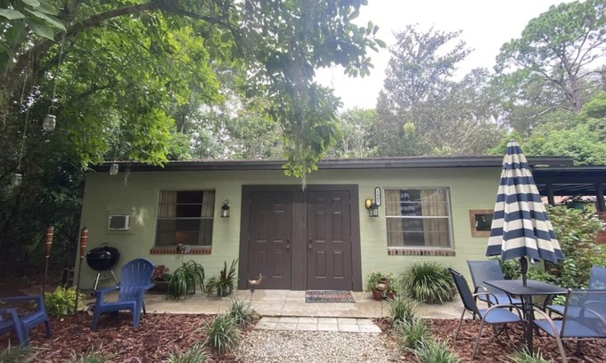 Gainesville Cottage | Quaint Mother in Law 1 mile from UF