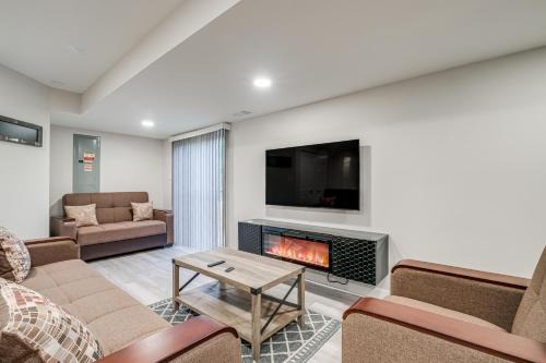 Stafford Apartment | Quaint Stafford Apartment with Electric Fireplace!