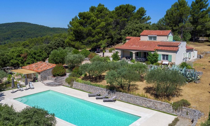 Pignans House | Quaint Villa in Pignans with Swimming Pool
