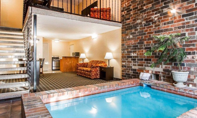 Ada Hotel | Quality Inn Ada near University