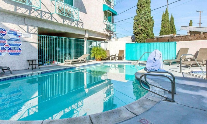 Burbank Hotel | Quality Inn Burbank Airport