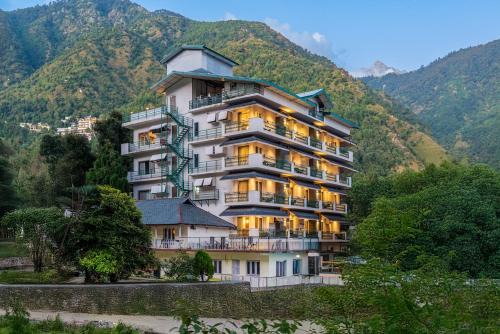 Bhagsu Nag Hotel | Quality Inn by Lawrence Hotels
