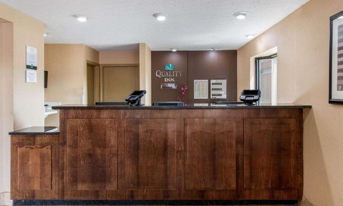 Summit Station Hotel | Quality Inn Columbus-East