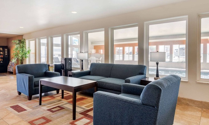 Limon Hotel | Quality Inn & Suites Limon