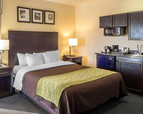 Tulsa Hotel | Quality Inn Tulsa-Downtown West