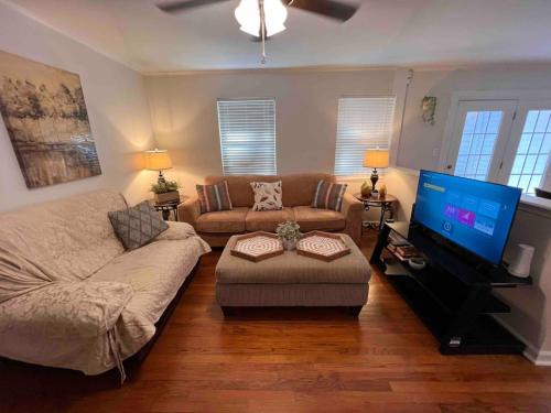Beaufort House | Quality Stay Location. Pet Yes