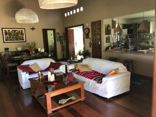 Centro House | Quarto para 2 perto da praia Guarajuba