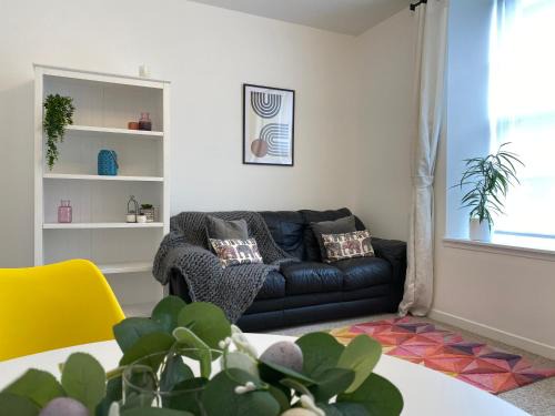 Central Aberdeen Apartment | Quay Apartment with parking