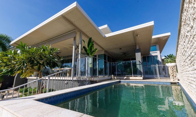 Bayview House | Quayside Paradise: Pool - Kayak - Marina Deck