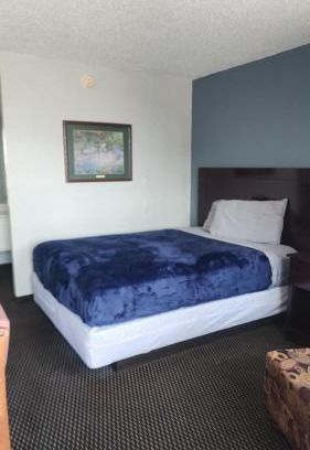 Amarillo Apartment | Queen Bed Hotel Room 204