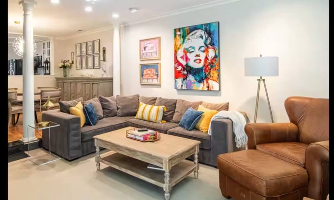 Cherry Condo | Queen's Road 2bdrm