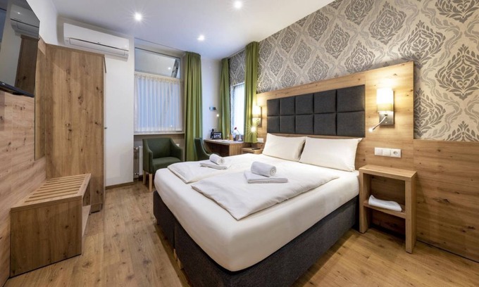 Rhens House | Queen-size double room HH-Flexible-Rate B&B - AKZENT Hotel Roter Ochse