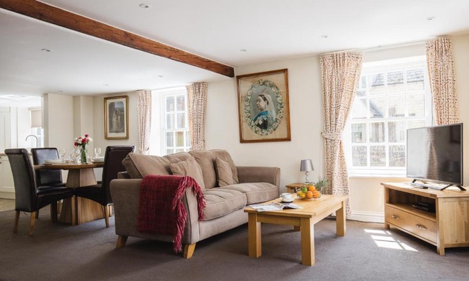 Winchcombe House | Queens