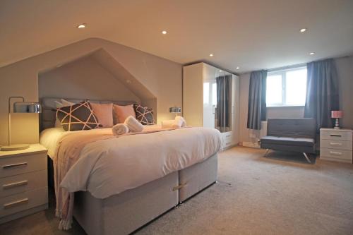 Hoole House | Queens Road - Luxury Spacious Home in Chester