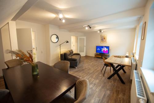 Idar-Oberstein Apartment | Queensize Bett & Netflix zentral