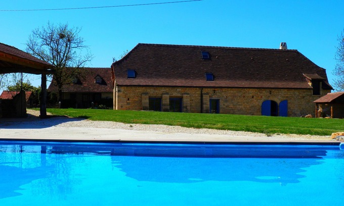 Beauregard House | Quercy farmhouse with swimming pool 'Special Offer'