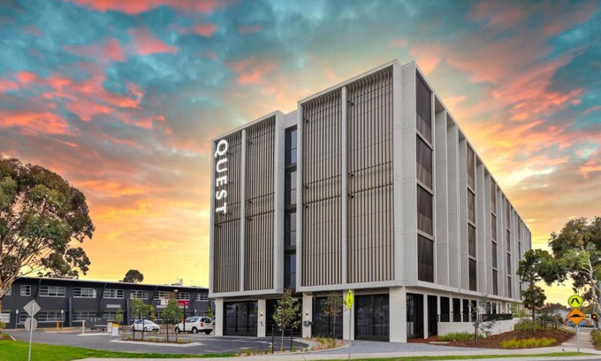 Taylors Lakes Hotel | Quest Watergardens